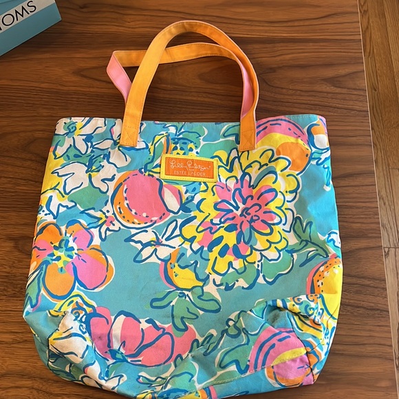 Lilly Pulitzer Beach Bag - Picture 2 of 2